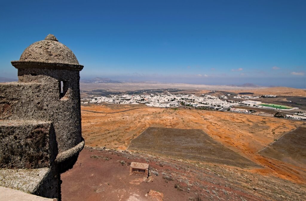 hoteles mas vuelos a lanzarote